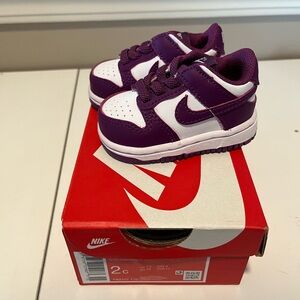 Nike Kids Sneakers in Purple and White